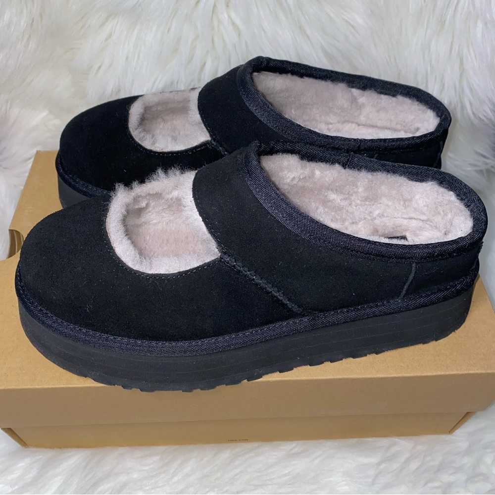 UGG Bea Mary Jane New in box size 9